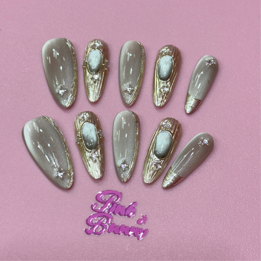 Mystic Cat-Eye Almonds